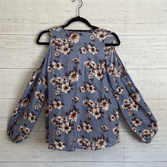 Lush Long Sleeve Cold Shoulder Floral Blouse l SIZE M - Picture 2 of 8